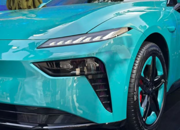 'Ông trùm xe tải' tiếp tục cho ra mắt sedan điện ngang cỡ Toyota Camry: Giá chỉ hơn 500 triệu đồng, tăng tốc 0–100 km/h chỉ 3 giây