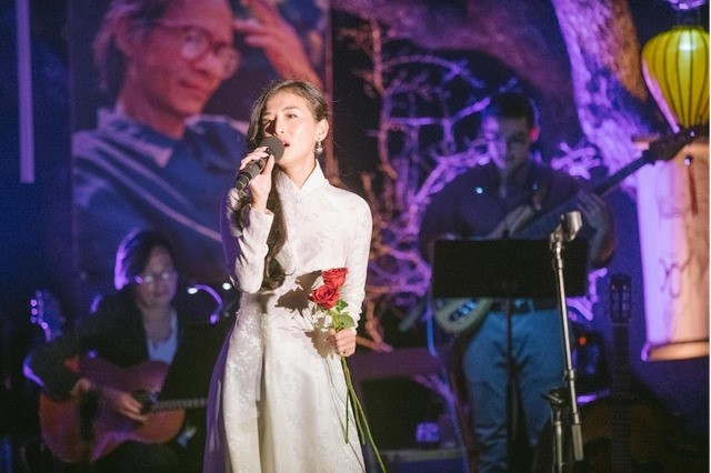 Nữ ca sĩ gốc Việt lập kỳ tích, 3 lần góp mặt tại giải âm nhạc danh giá nhất thế giới - ảnh 3