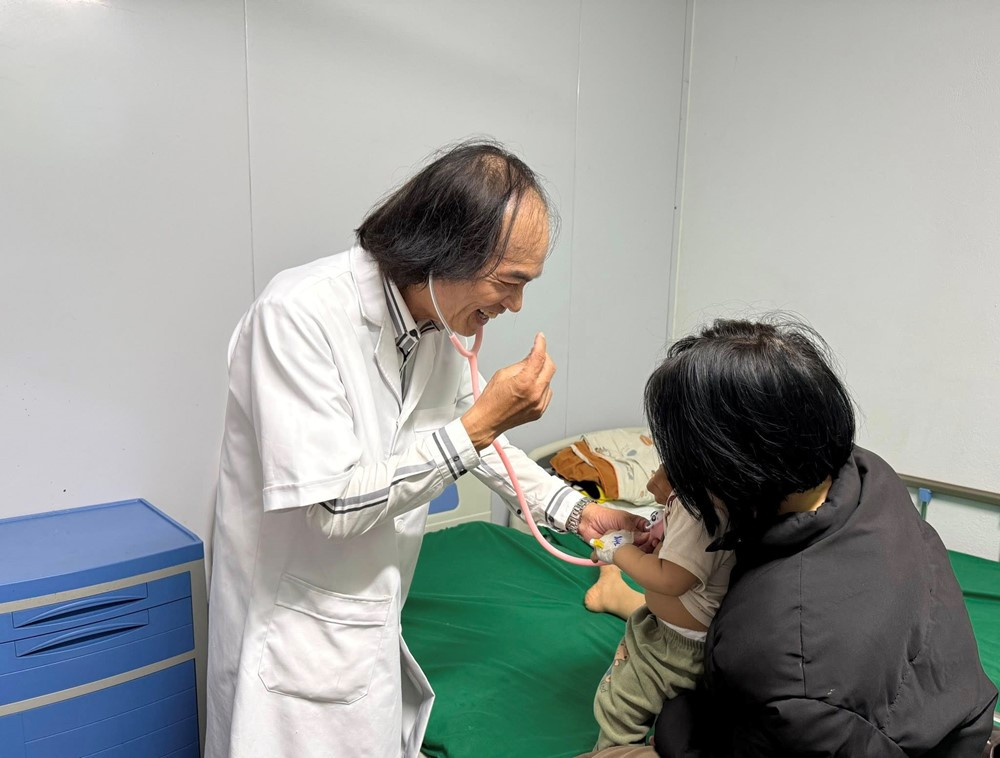 Giáo sư nổi tiếng hàng đầu ngành Y Việt Nam: Từng là thủ khoa bác sĩ nội trú, cố vấn của Hội Bệnh phổi Nhi Thế giới - ảnh 4