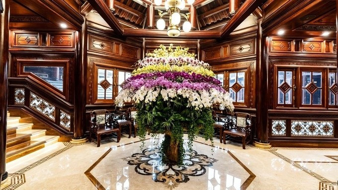 Hàng chục cảnh sát có mặt tại biệt phủ 4.000m2 của bà chủ Mailisa - ảnh 2