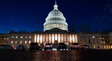 Chính phủ Mỹ mở cửa trở lại sau 43 ngày tê liệt