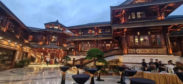 Hàng chục cảnh sát có mặt tại biệt phủ 4.000m2 của bà chủ Mailisa