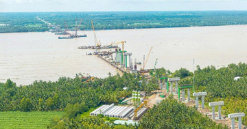 Huy động 400 nhân sự, 150 thiết bị, cây cầu dây văng lớn thứ 2 Việt Nam do liên danh Đèo Cả thực hiện sắp hoàn thành hạng mục trọng điểm