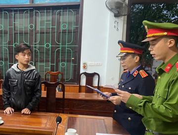 Khởi tố, bắt khẩn một học sinh lớp 11