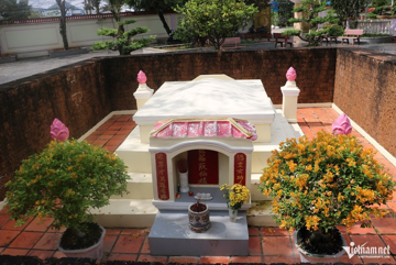 Ngôi mộ cổ gần 270 năm của người phụ nữ duy nhất Việt Nam từng được lấy tên để đặt cho một tỉnh