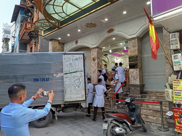 Nóng: Công an vừa kết thúc làm việc tại Mailisa Hà Nội, hàng trăm thùng hồ sơ được mang đi