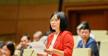 Tranh luận viên chức ‘chân trong, chân ngoài’, lo xung đột lợi ích