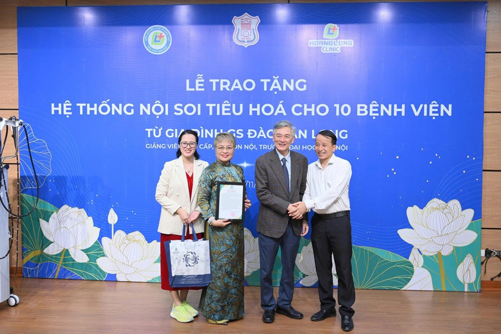 Giáo sư U70 tặng máy nội soi phát hiện ung thư cho 10 bệnh viện - ảnh 1