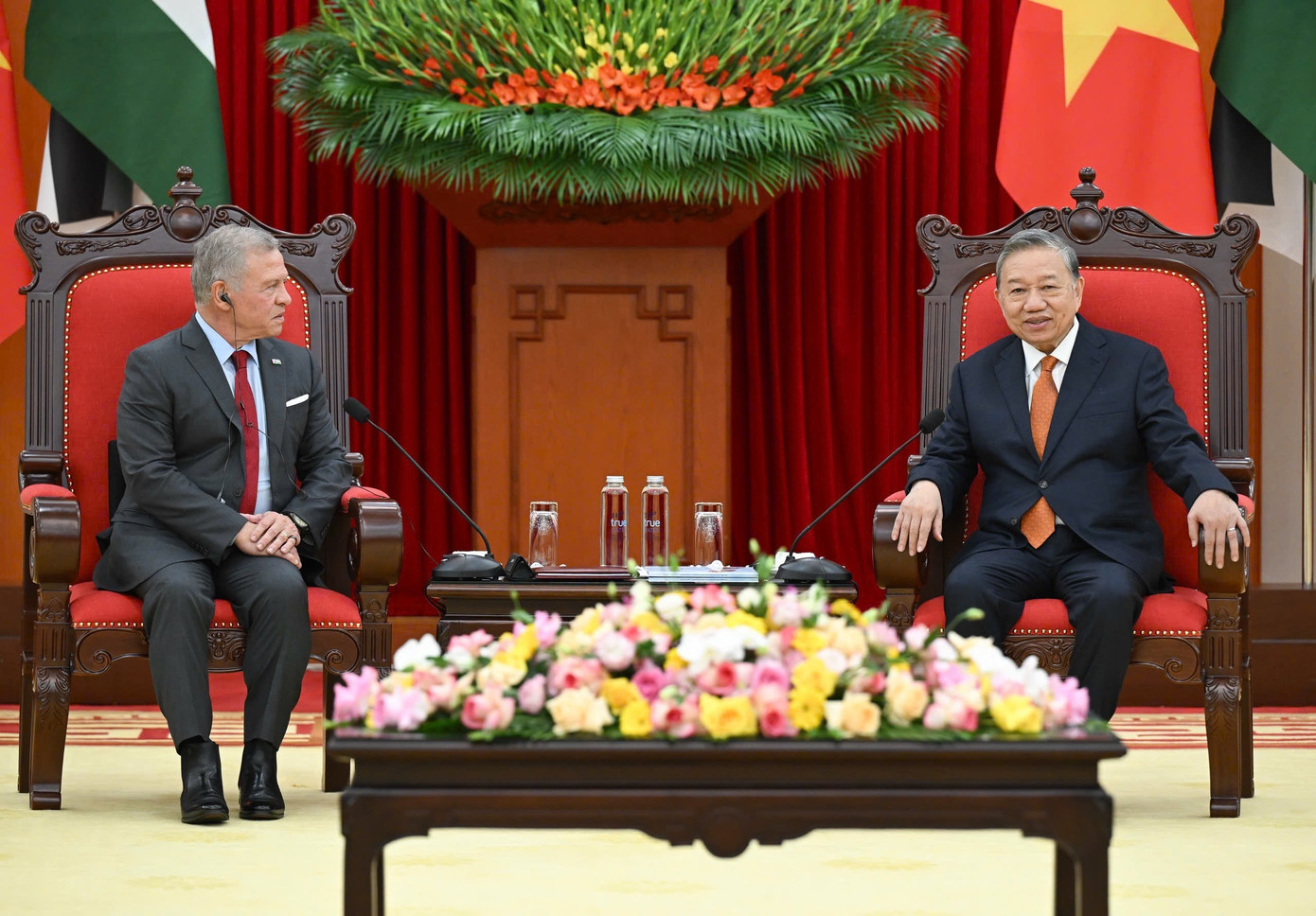 Tổng Bí thư Tô Lâm và Quốc vương Jordan trong cuộc hội kiến. Ảnh: Như Ý. img-1179.jpg