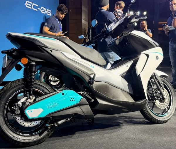 Yamaha Aerox E-2