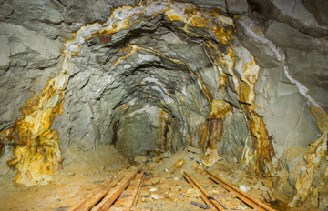 Chuyên gia thăm dò khu vực hơn 50km2, phát hiện mỏ vàng 70 tấn sau 10 năm tìm kiếm, giá trị vượt 185.000 tỷ