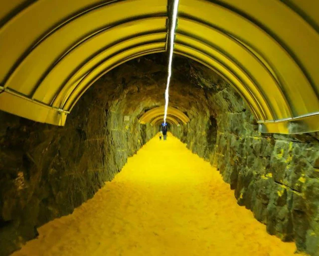 Phát hiện 'con suối chứa đầy vàng', chuyên gia cho nổ mìn phá núi, tìm thấy kho báu 4.500 tỷ bị chôn vùi suốt 400 năm - ảnh 4