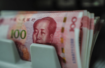 Đua nhau bỏ đồng USD để chuyển sang nhân dân tệ, IMF cảnh báo nhiều quốc gia có thể dính 'bẫy tỷ giá'