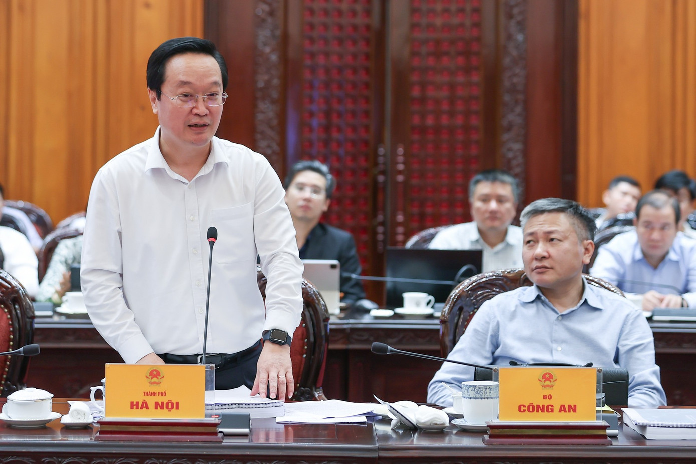 Chủ tịch UBND TP Hà Nội Nguyễn Đức Chung báo cáo tại cuộc họp img5168-17631859090631355528760.jpg