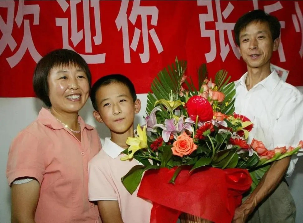 Thần đồng 10 tuổi đỗ đại học, 16 tuổi học Tiến sĩ nay thất nghiệp, sống nhờ tiền chu cấp của bố mẹ, mỗi ngày chỉ ăn rau và canh - ảnh 5