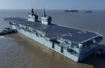 Láng giềng Việt Nam lần đầu tiên thử nghiệm tàu đổ bộ tấn công trên biển, trang bị máy phóng điện từ hiện đại