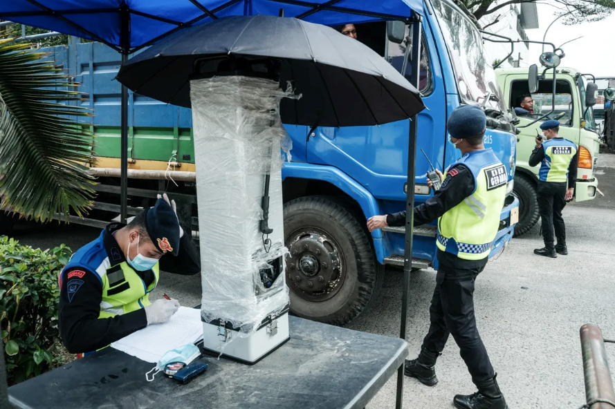 Làm thế nào Mỹ phát hiện được tôm và giày thể thao nhiễm phóng xạ gây ung thư từ nền kinh tế số 1 Đông Nam Á? - ảnh 4