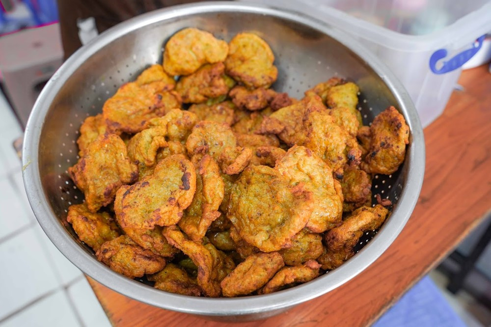 Quán canh cá rô duy nhất Việt Nam được 'kinh thánh ẩm thực' nổi tiếng nước Pháp vinh danh - ảnh 6