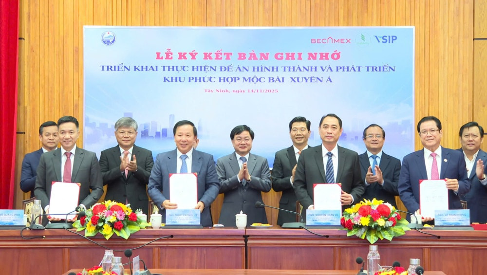 Lãnh đạo UBND tỉnh Tây Ninh và Liên danh nhà đầu tư ký kết Bản ghi nhớ