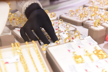 Giá vàng sáng 17/11: Hai mặt hàng chủ lực cùng lao dốc