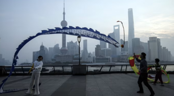 Nhà đầu tư nước ngoài rót tiền vào Trung Quốc với tốc độ không tưởng: Chuyện gì đang xảy ra?