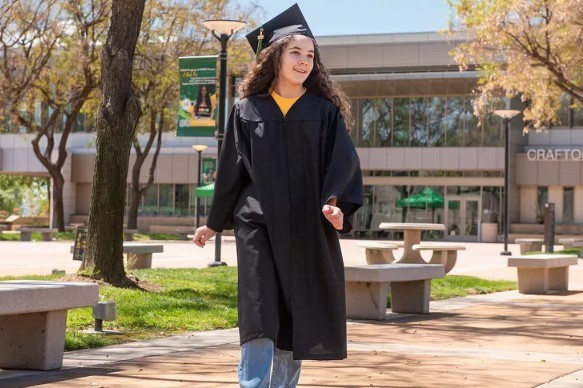 Cuộc sống của 'thần đồng' 8 tuổi tốt nghiệp phổ thông, 11 tuổi nhận hai bằng cao đẳng - ảnh 3