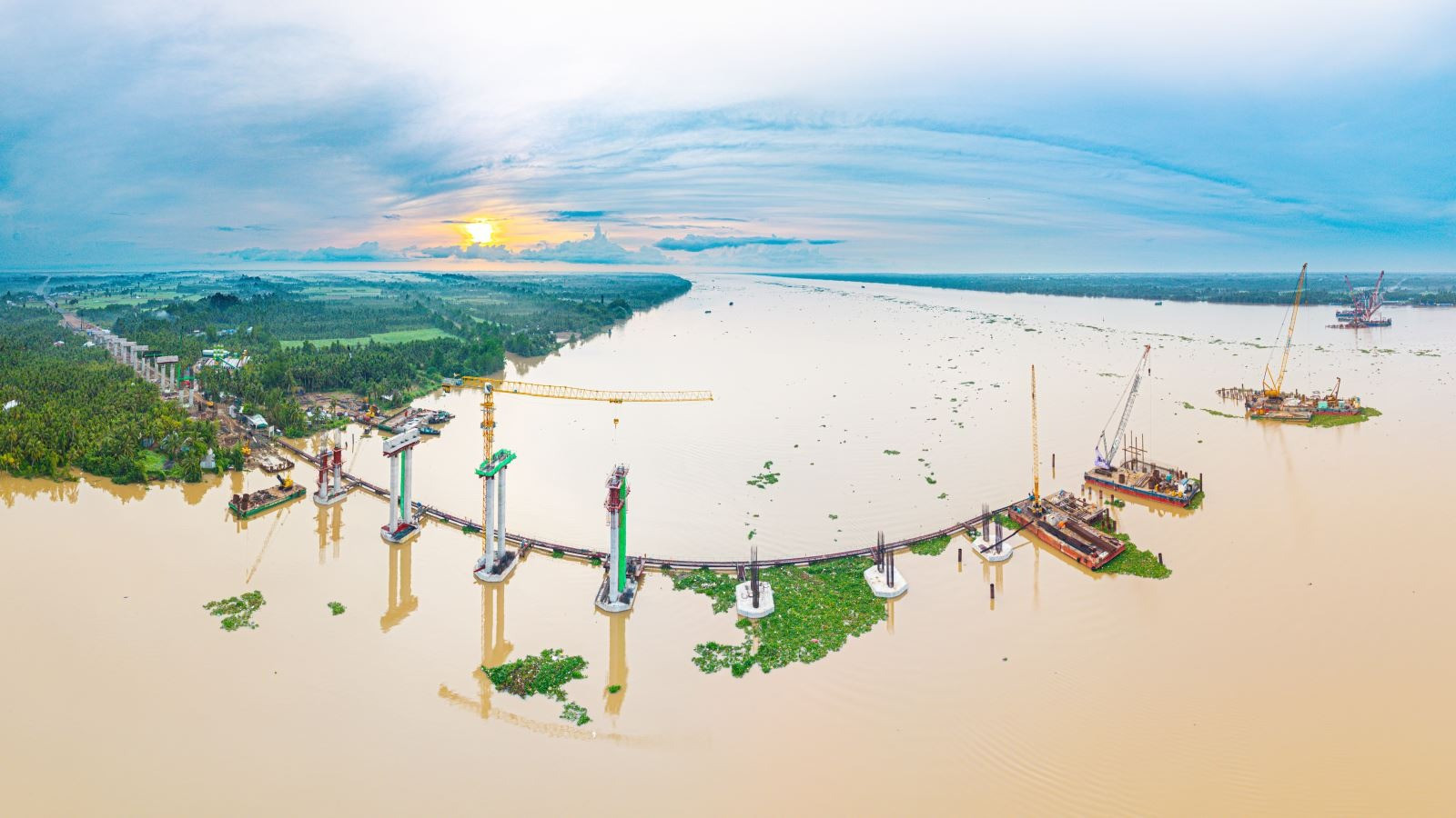 Cầu dây văng lớn thứ 2 Việt Nam có bóng dáng của Đèo Cả nỗ lực về đích- Ảnh 2.