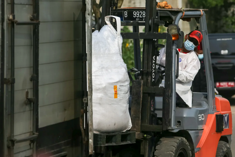 Làm thế nào Mỹ phát hiện được tôm và giày thể thao nhiễm phóng xạ gây ung thư từ nền kinh tế số 1 Đông Nam Á? - ảnh 5