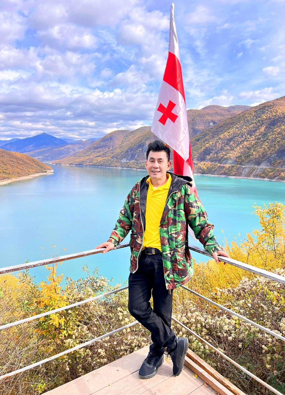 Thủ khoa đại học từng là 'thiên vương' của Việt Nam, ở nhà trị giá 2.000 cây vàng, U50 vẫn độc thân, từng đến 250 tỉnh thành - ảnh 5