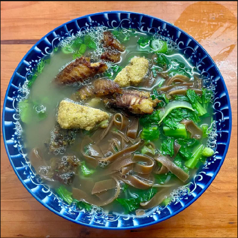 Quán canh cá rô duy nhất Việt Nam được 'kinh thánh ẩm thực' nổi tiếng nước Pháp vinh danh - ảnh 2