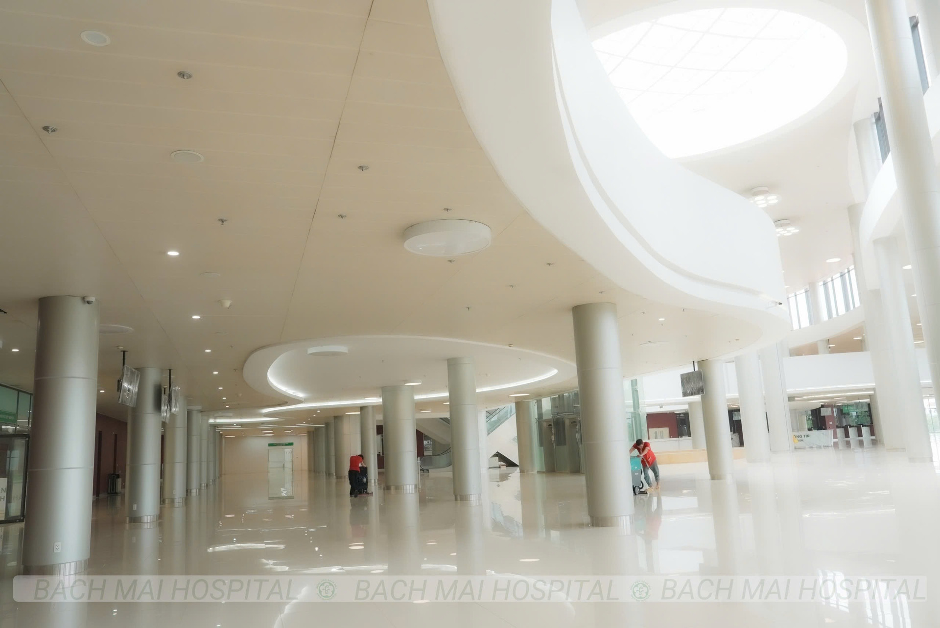 Chỉ một tháng nữa, Việt Nam chính thức có thêm bệnh viện hạng đặc biệt nằm ở cửa ngõ Thủ đô đi vào hoạt động- Ảnh 1.