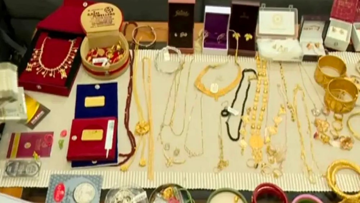 Đột kích nhà riêng của một Phó Giám đốc, tịch thu 26 cây vàng, 6 bất động sản và hơn 5 tỷ tiền tiết kiệm