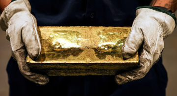 Giá vàng hướng tới kỷ lục chưa từng có trong lịch sử, chuyên gia lên tiếng lý giải
