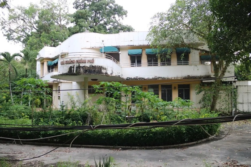 Chính thức tháo dỡ 3 biệt thự trên khu 'tam giác vàng' của đại phú giàu nhất Nam Bộ để làm công viên, đài tưởng niệm- Ảnh 3.