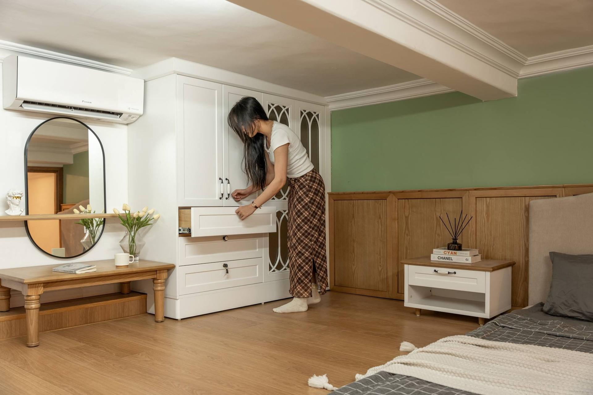 Căn phòng gần 100 năm tuổi trên phố Hàng Bồ khoác diện mạo Farmhouse thơ mộng- Ảnh 7.