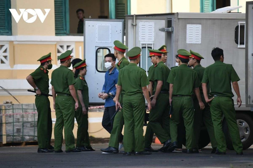 Quang Linh Vlogs, Hoa hậu Thùy Tiên hầu tòa - ảnh 4