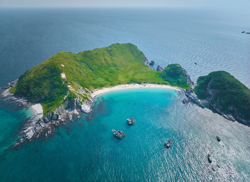 Miền Bắc có một hòn đảo sát đường biên giới trên biển với Trung Quốc, chỉ có 13 hộ dân sinh sống, biệt lập giữa biển khơi - ảnh 2