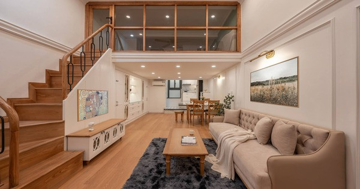 Căn phòng gần 100 năm tuổi trên phố Hàng Bồ khoác diện mạo Farmhouse thơ mộng