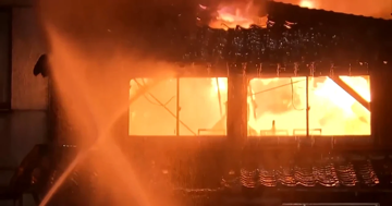 Đám cháy lớn nhất trong 50 năm, thiêu rụi 170 ngôi nhà ở Nhật Bản