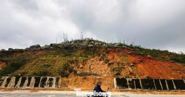 Đường ven biển nghìn tỷ tê liệt nhiều ngày vì sạt lở