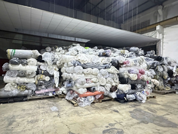 Phát hiện kho vải hơn 105 tấn không xuất xứ, không rõ nguồn gốc, doanh nghiệp thừa nhận mua trôi nổi để bán kiếm lời