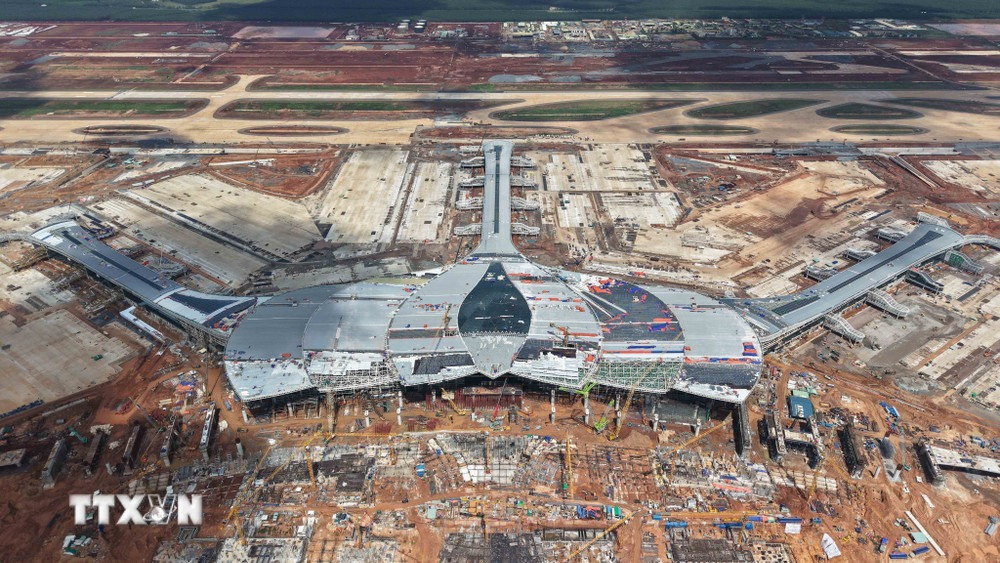 Loạt cao tốc huyết mạch kết nối đến siêu sân bay lớn nhất Việt Nam nhận chỉ đạo 'nóng'- Ảnh 1. Loạt cao tốc huyết mạch kết nối đến siêu sân bay lớn nhất Việt Nam nhận chỉ đạo 'nóng'- Ảnh 1.