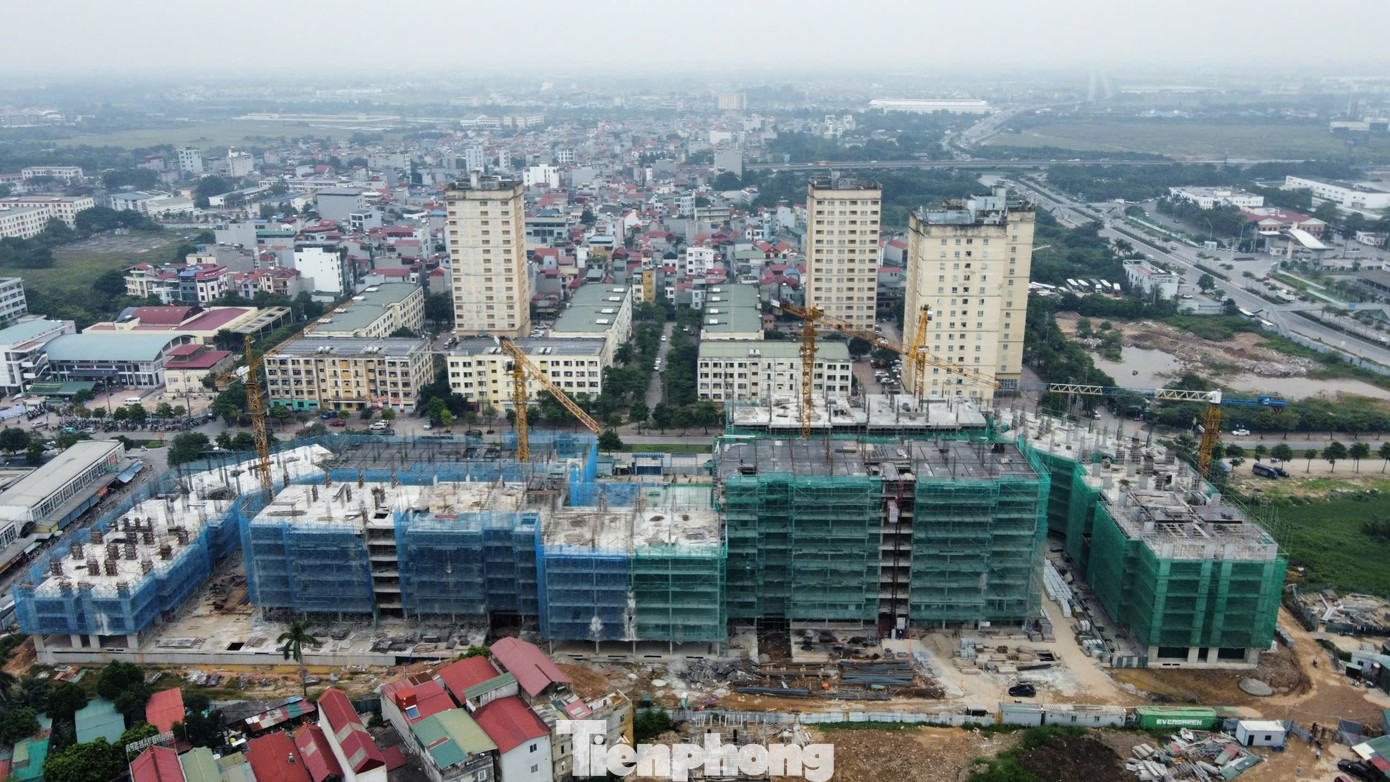 Ô đất CT3 có diện tích 2,4ha, chủ đầu tư xây dựng 3 đơn nguyên nhà ở chung cư cao tầng có ký hiệu CT3A, CT3B, CT3C với chiều cao từ 9-12 tầng + 1 tầng hầm + 1 tum. Dự án sẽ cung cấp ra thị trường tổng 1.104 căn hộ. Trong đó gồm: 589 căn nhà ở xã hội để bán; 212 căn nhà ở xã hội cho thuê; 128 căn nhà ở xã hội thuê mua; 175 căn hộ thương mại. tp-nha-o-xa-hoi-ct3-kim-chung5.jpg