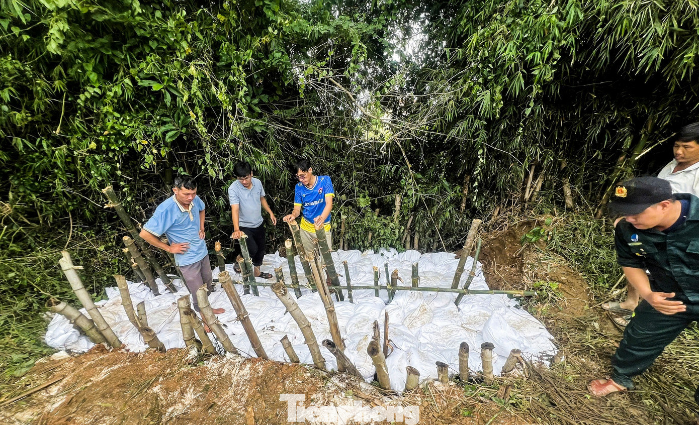 Vị trí bị sụt lún, rò rỉ nước. tp-2.jpg