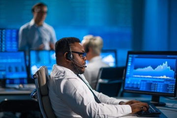 Khối ngoại bán ròng hơn 22.000 tỷ đồng trong tháng Việt Nam được FTSE chấp thuận nâng hạng thị trường