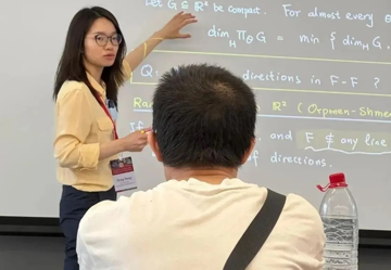 Nữ Giáo sư Toán học sinh năm 1991 vừa giành cú đúp giải thưởng danh giá, là ứng cử viên cho Huy chương Fields 2026