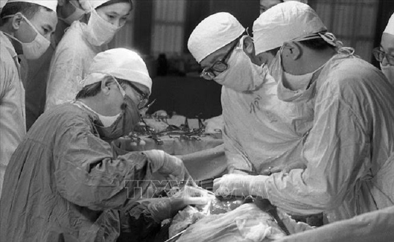 Gia đình đại trí thức danh giá: Cha là Giáo sư làm rạng danh y học Việt Nam, các con đều là Viện sĩ, bác sĩ, kỹ sư tài năng - ảnh 2