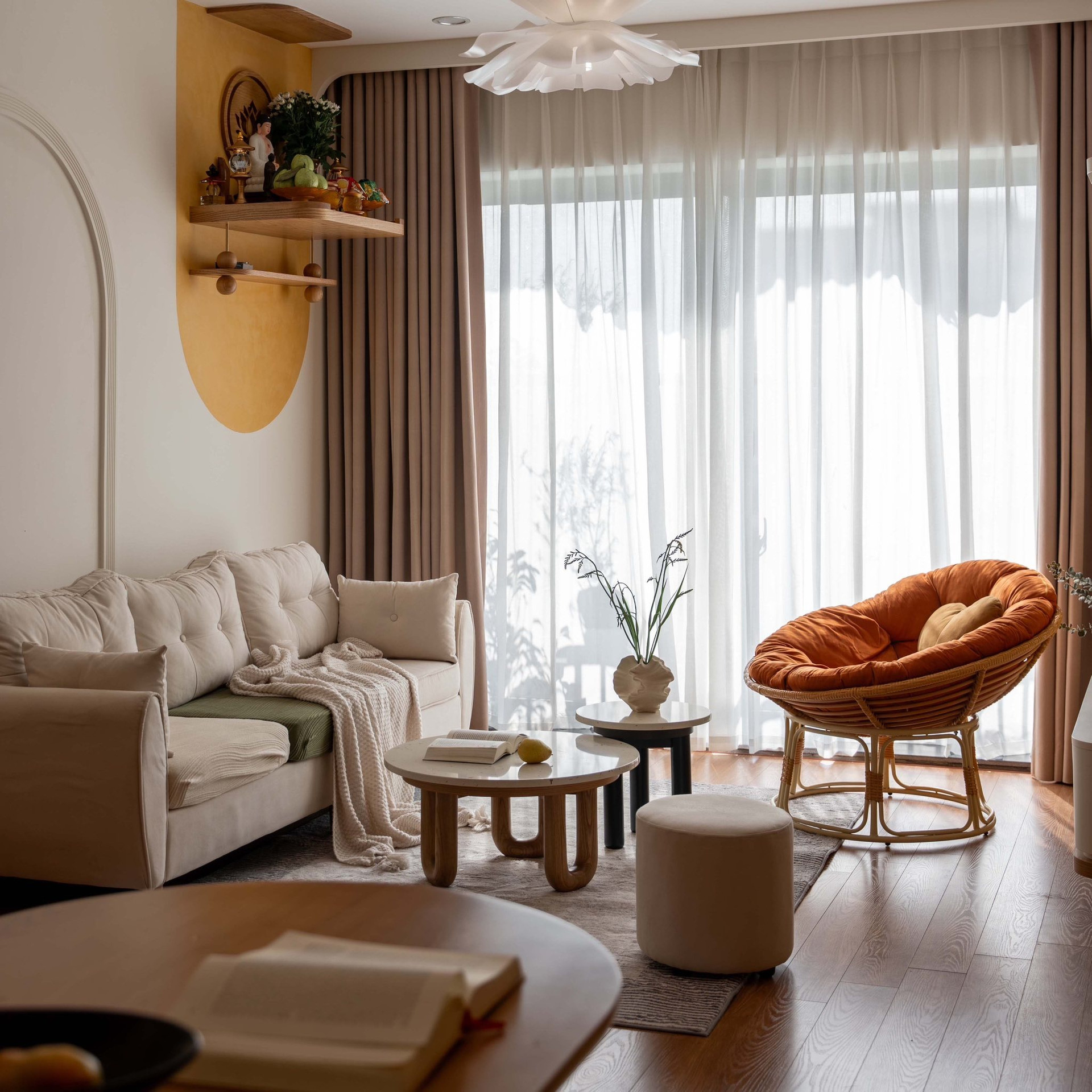 Thi công gần 2 tháng không giám sát, chủ nhà bất ngờ với không gian sống nhận được- Ảnh 1.