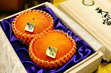 Ngỡ ngàng cặp hồng được bán với giá kỷ lục 187 triệu đồng