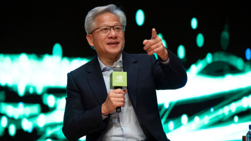 Nvidia lập kỷ lục doanh thu, GPU 'cháy hàng': CEO Jensen Huang bác bỏ 'bong bóng AI'